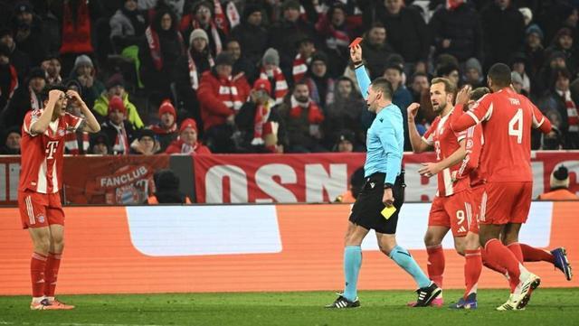 世界杯手机高清观看软件-金玟哉谈红牌：我确实拉拽了对手，这是一次犯规