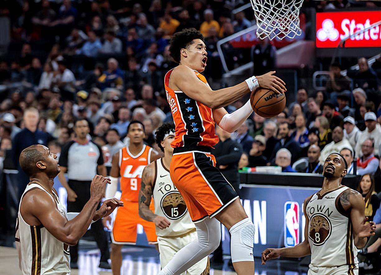 世界杯官方直播app手机版下载安装-面对勇士打出了统治级的表现!快船应该让内线新秀进入先发阵容?